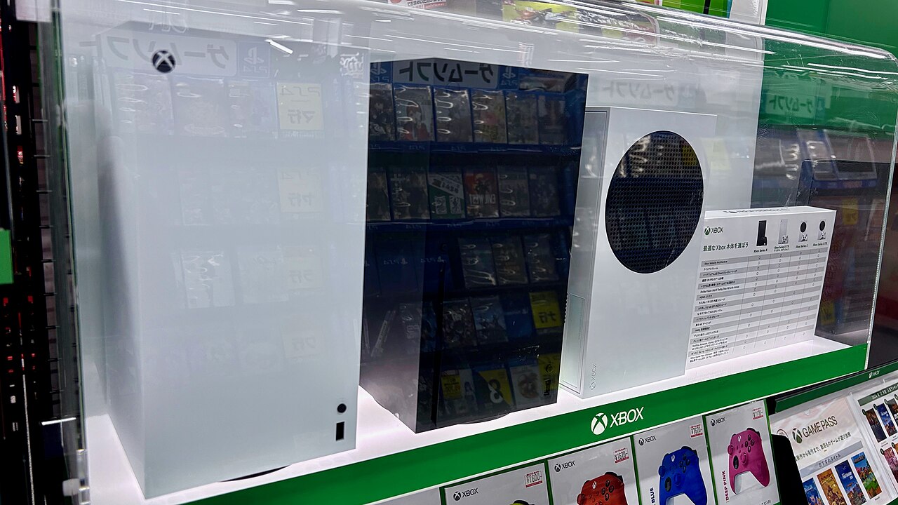 Xbox Series X and Series S consoles